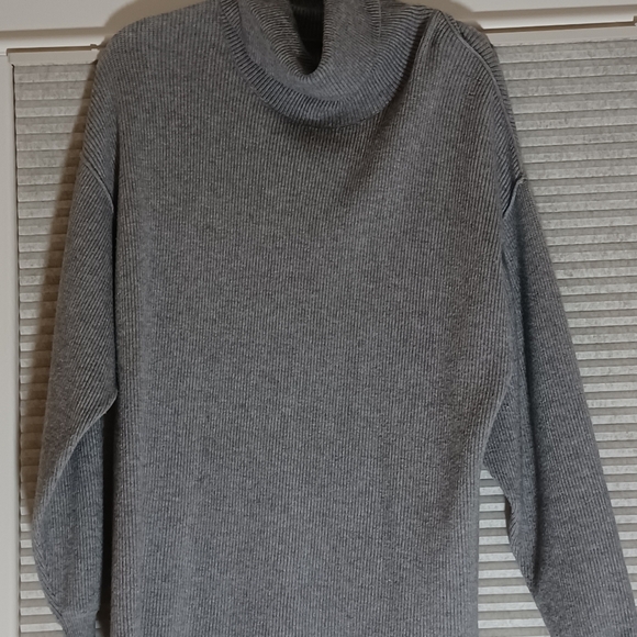 Free people oversized  gray sweater small - Picture 5 of 5